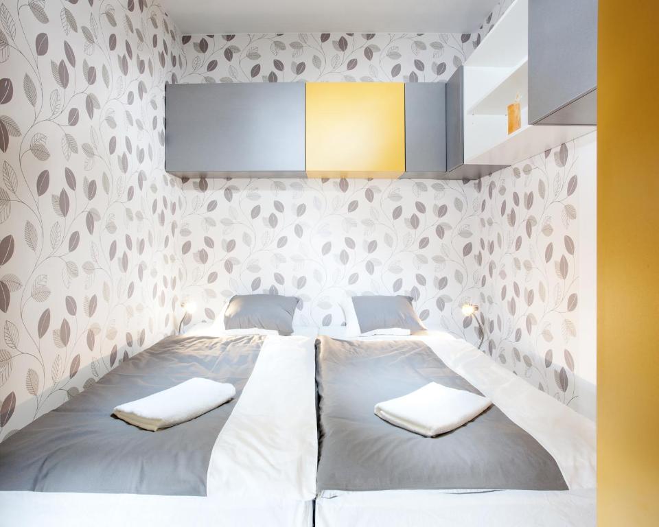 Yellow Apartment Deluxe برنو الغرفة الصورة